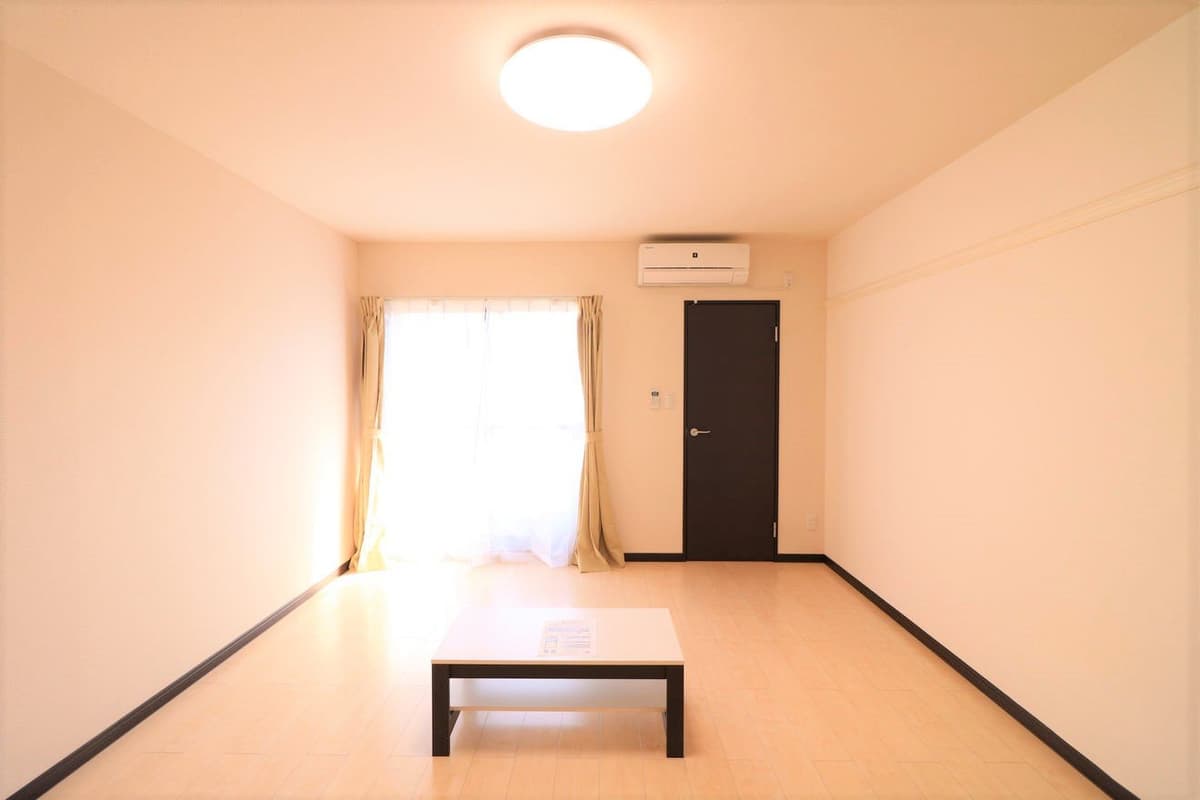 Room image 13
