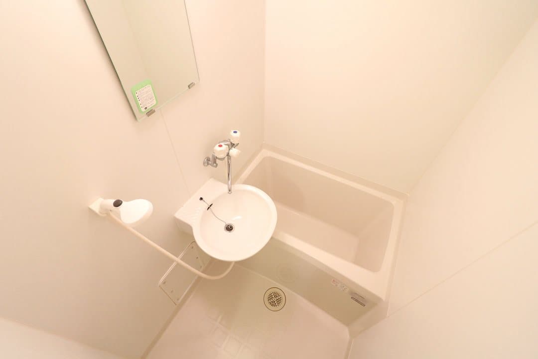 Room image 15