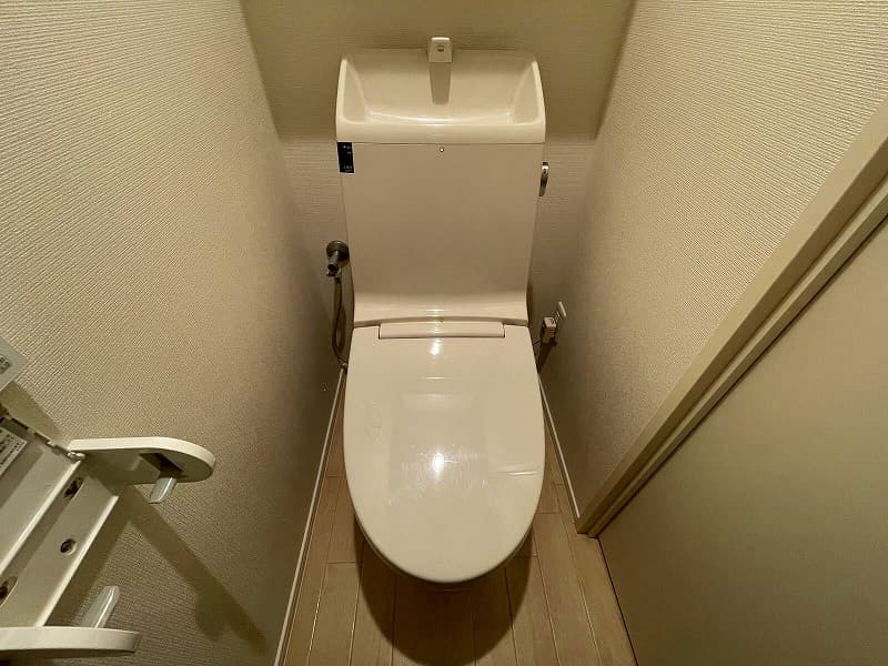 Room image 8