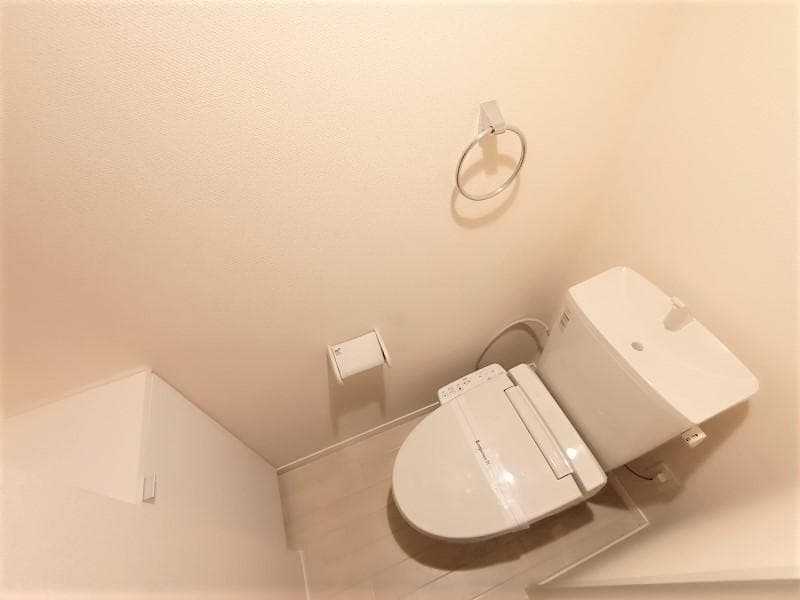 Room image 8