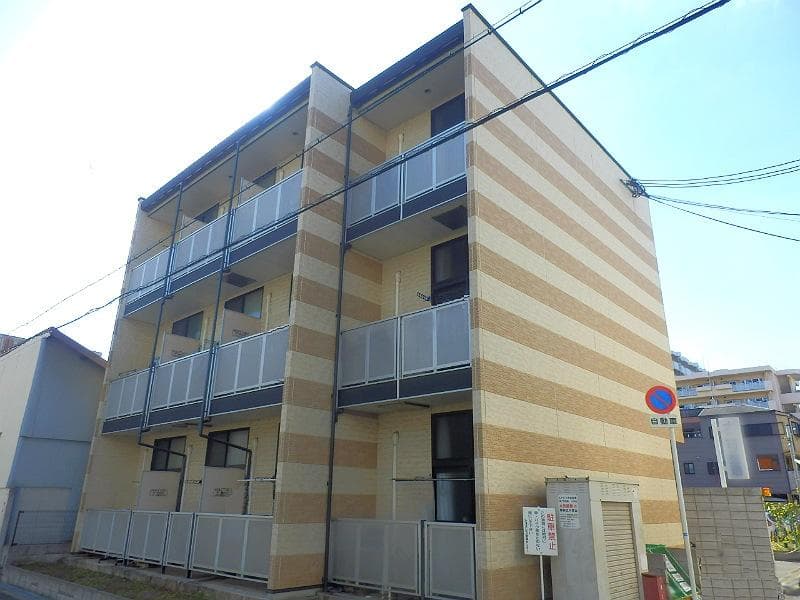 Main exterior of leopalace Nagahashi Town
