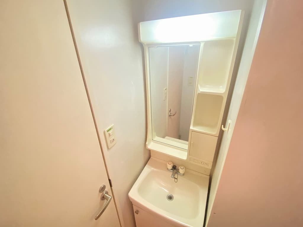 Room image 11