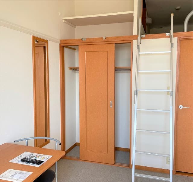 Room image 8