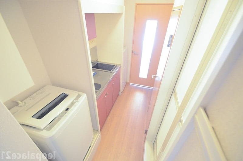 Room image 12