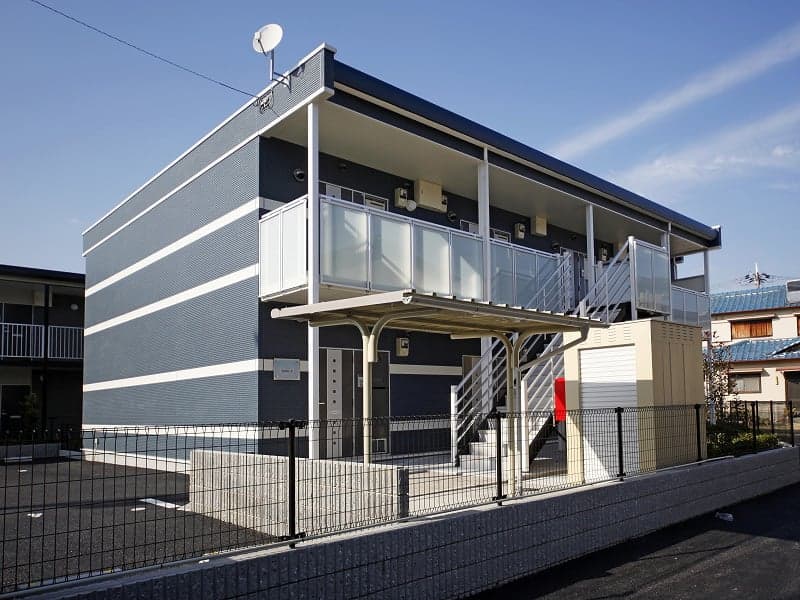Main exterior of LEONEXT Nishi Itami II
