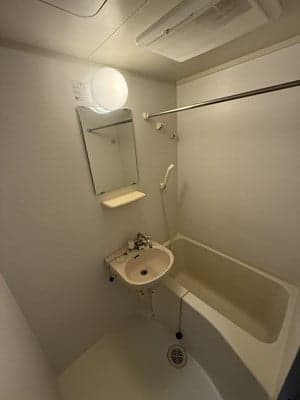 Room image 15