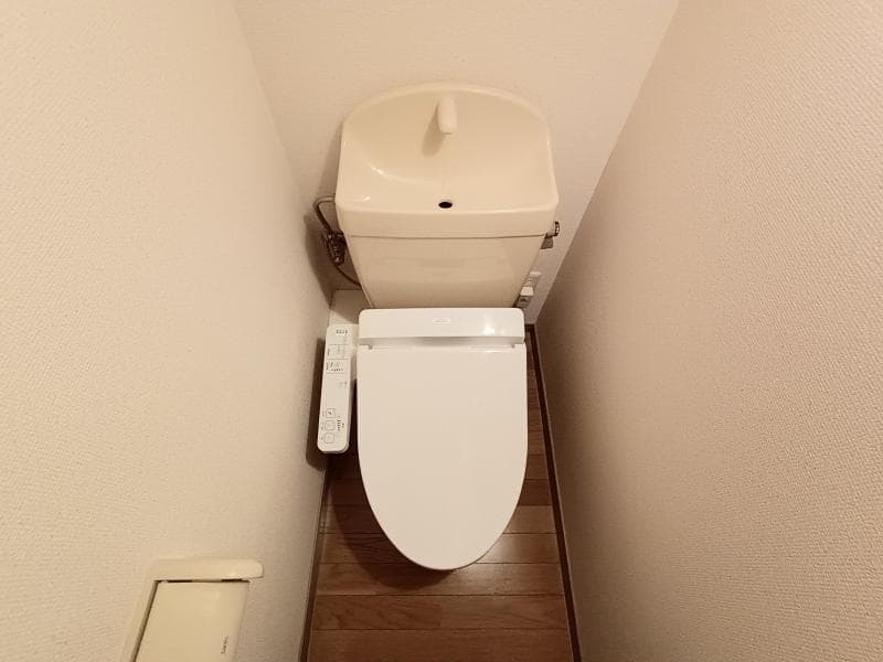 Room image 10