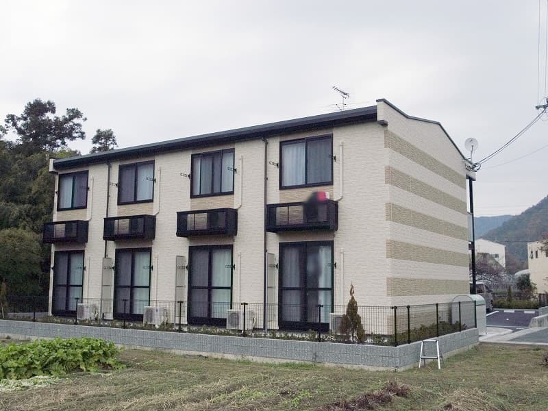 Main exterior of leopalace Hiragino