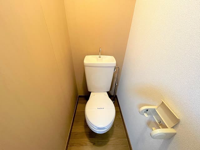 Room image 8