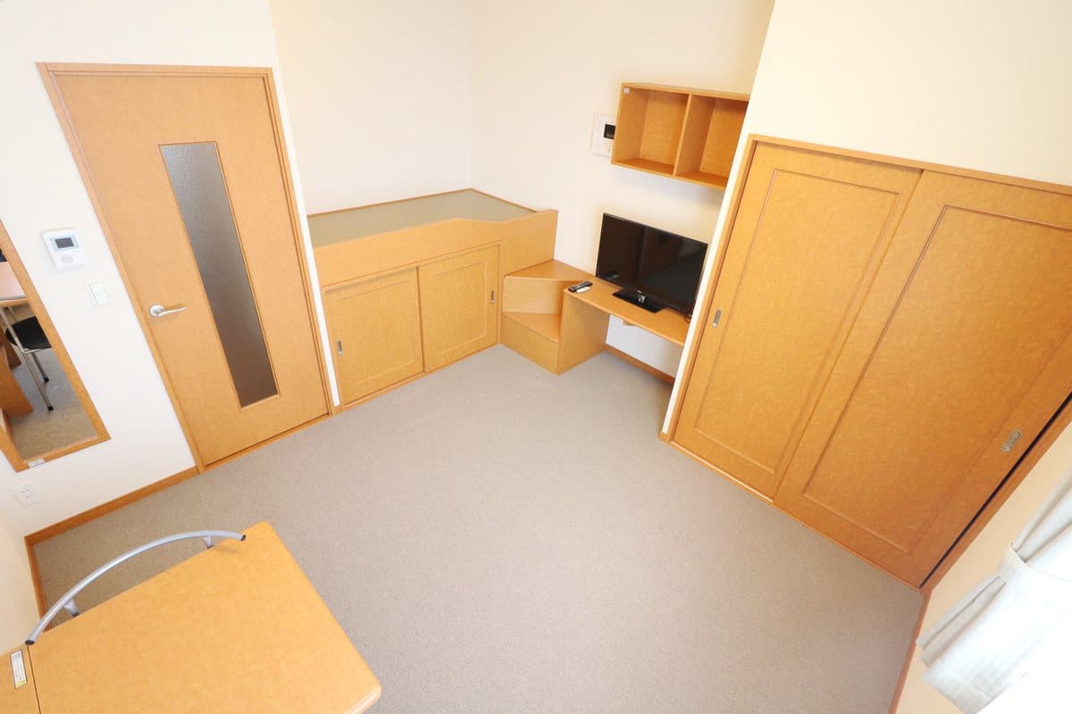 Room image 12