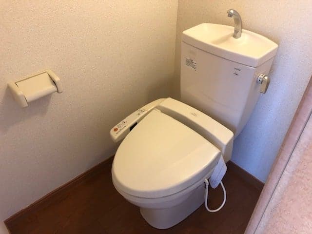 Room image 8