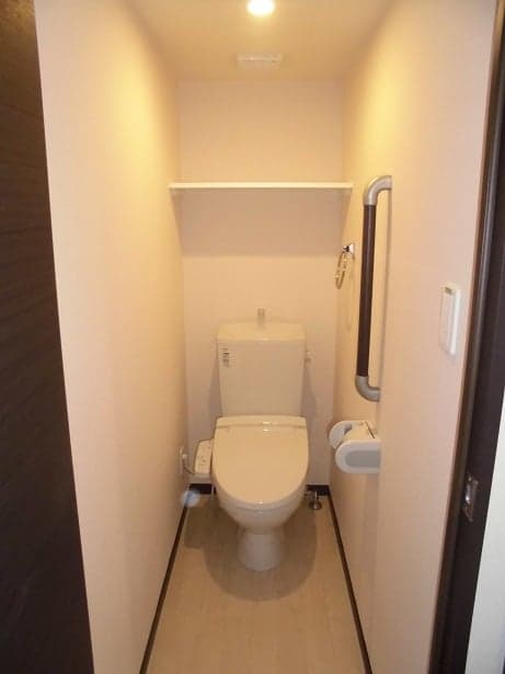 Room image 12