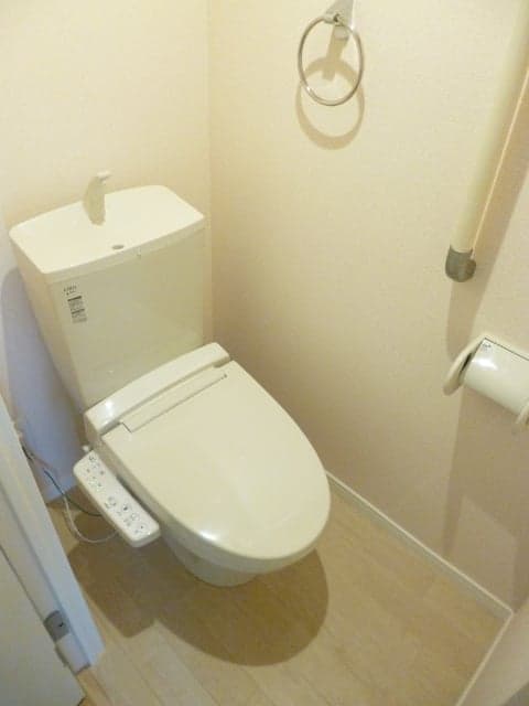 Room image 8