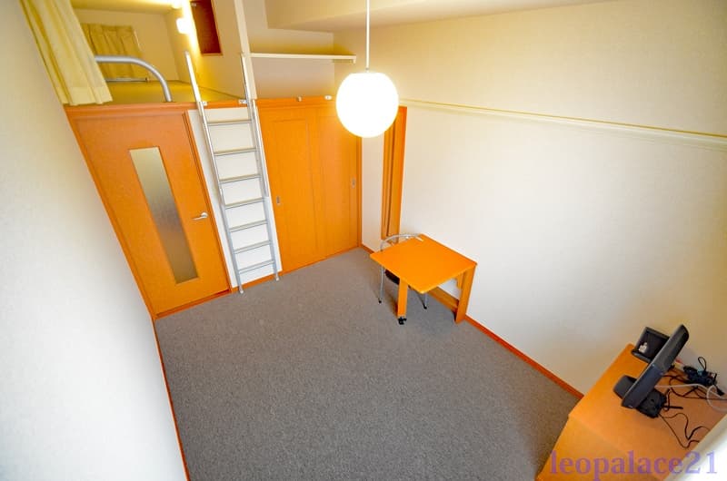 Room image 12