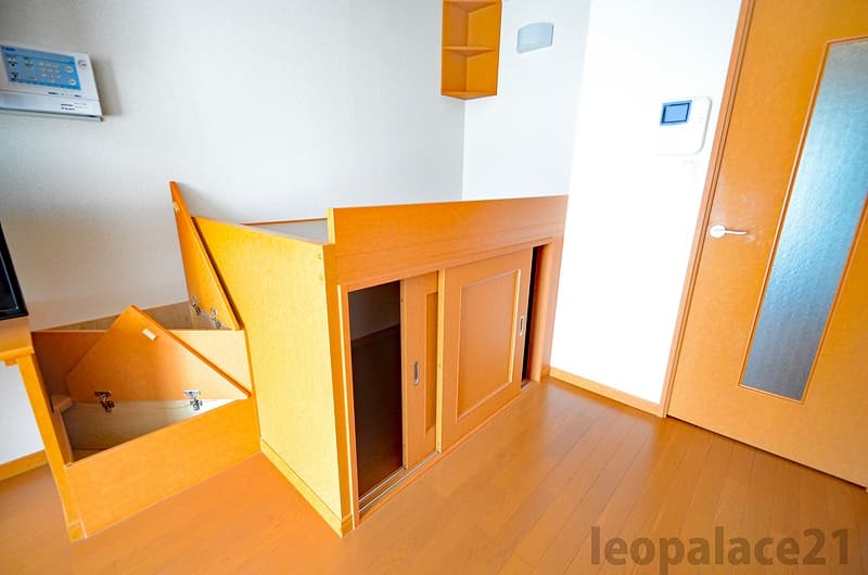 Room image 10