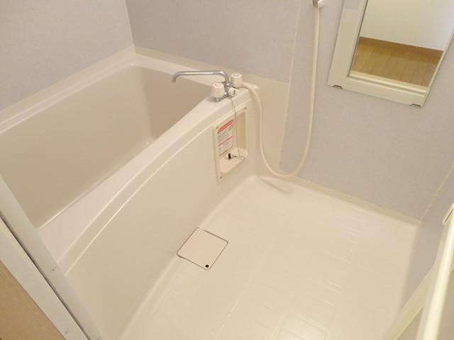 Room image 8