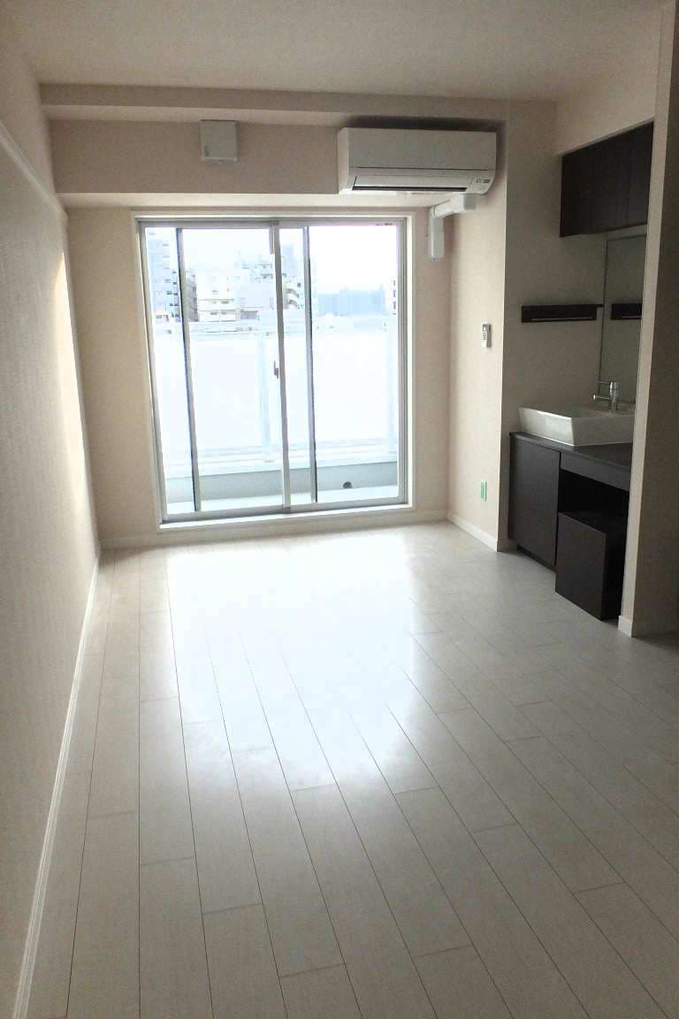 Room image 12