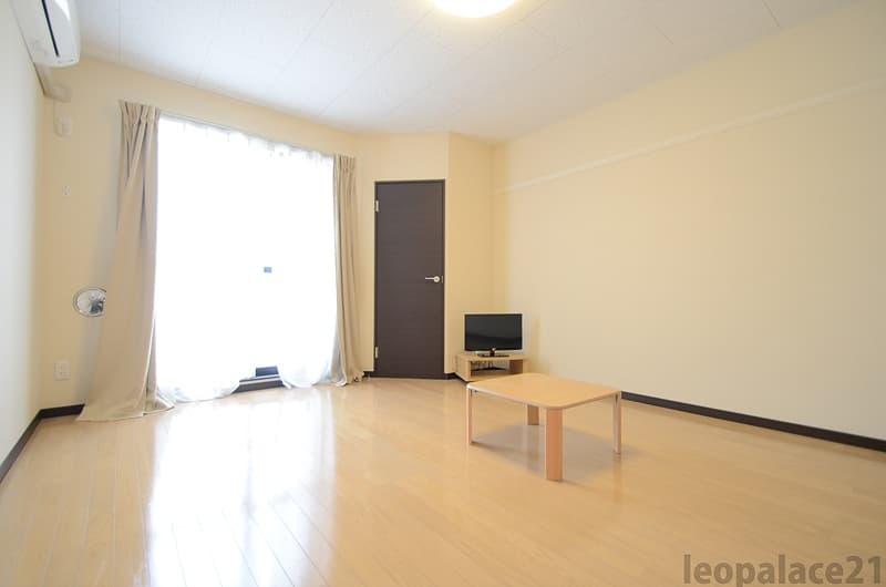 Preview interior of LEONEXT Tanpitajiiso