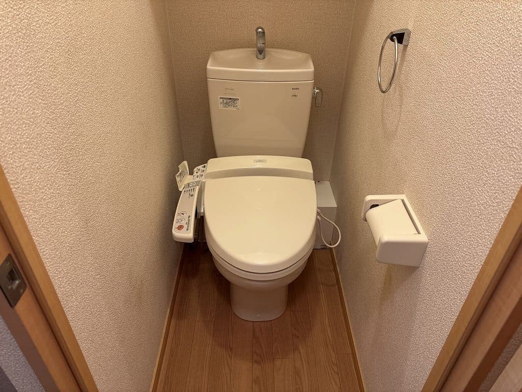 Room image 8
