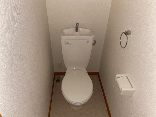 Room image 13