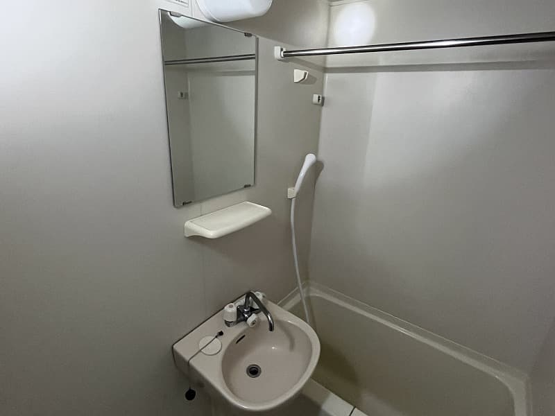 Room image 12