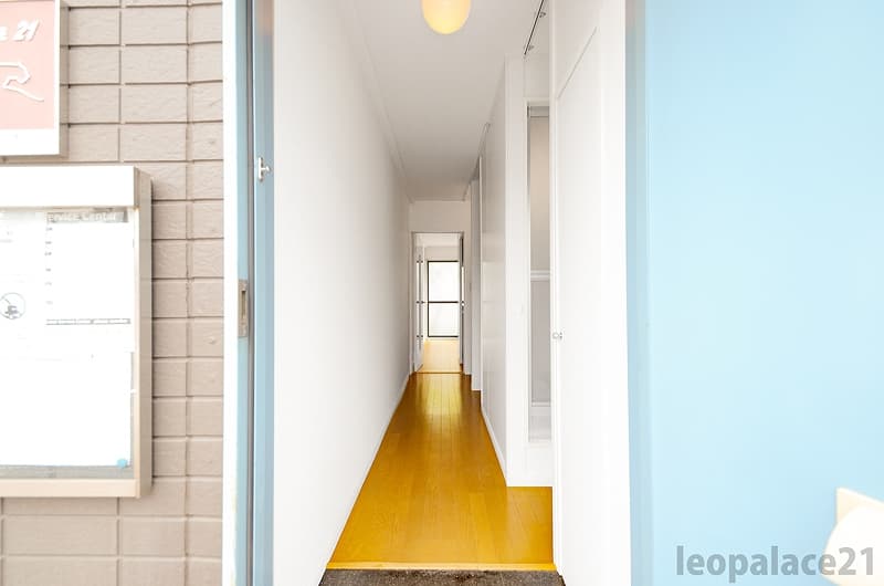 Room image 11