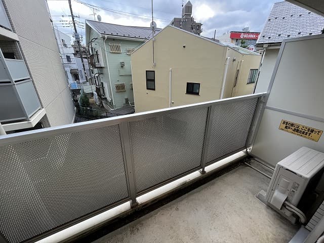 Room image 16