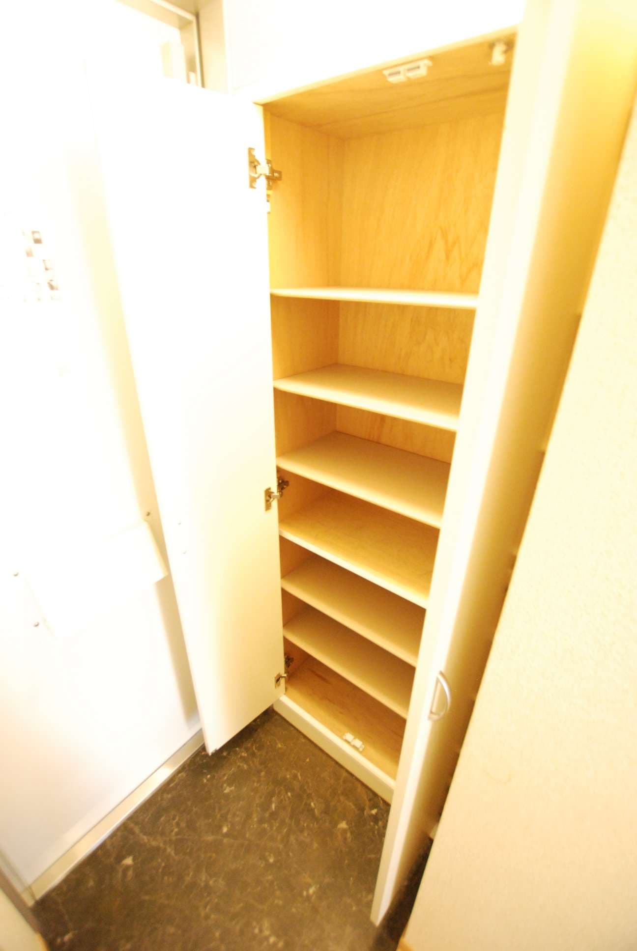 Room image 15