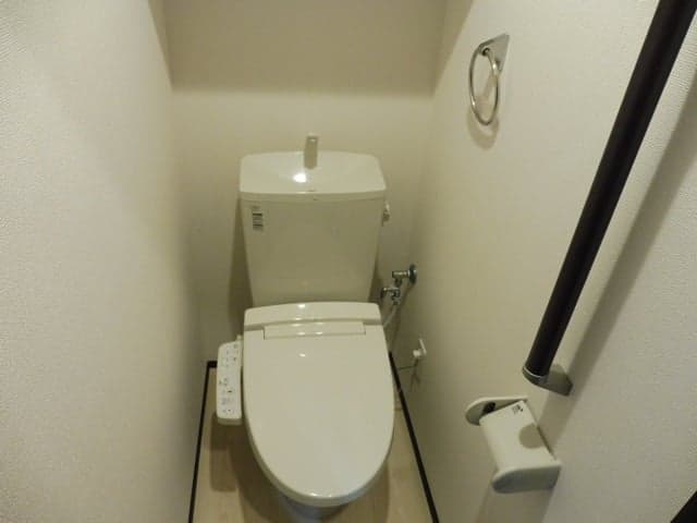 Room image 8