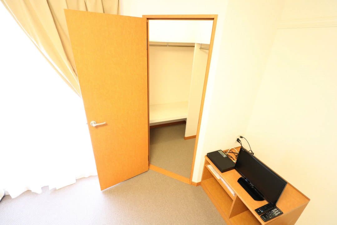 Room image 10