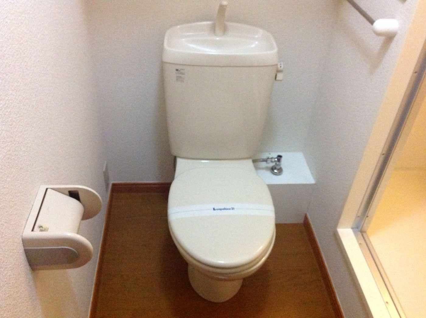 Room image 8