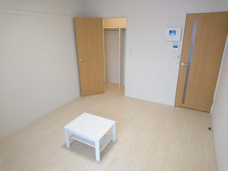 Preview interior of CLEINO Miola Court