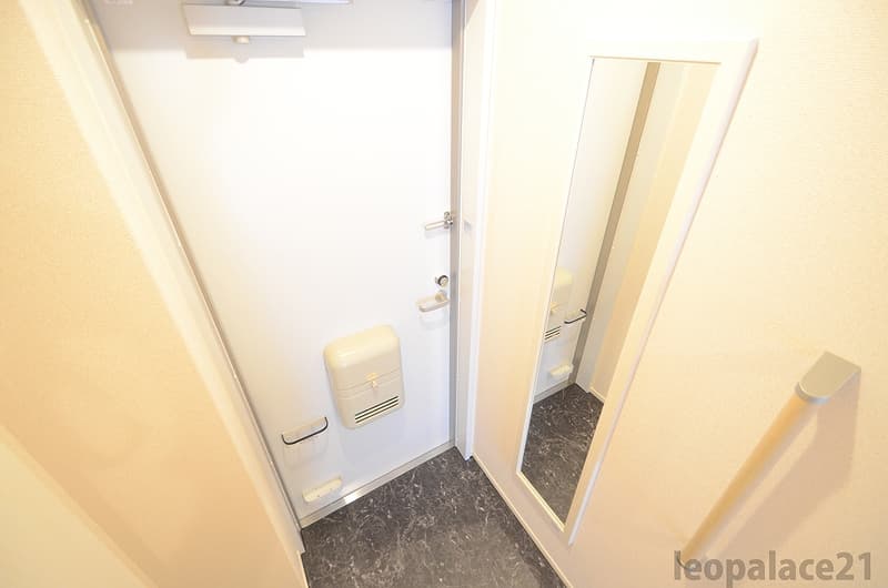 Room image 14