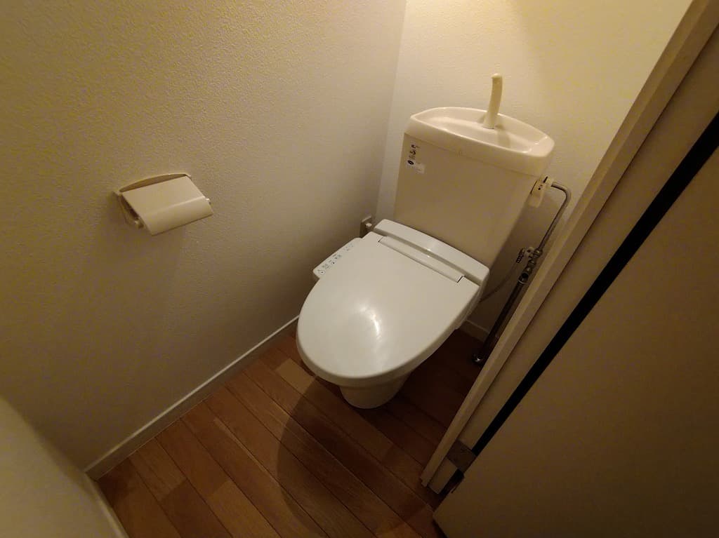 Room image 9