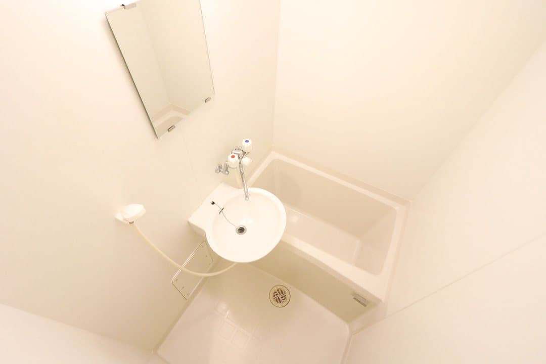 Room image 15