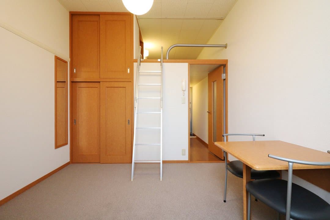 Room image 13