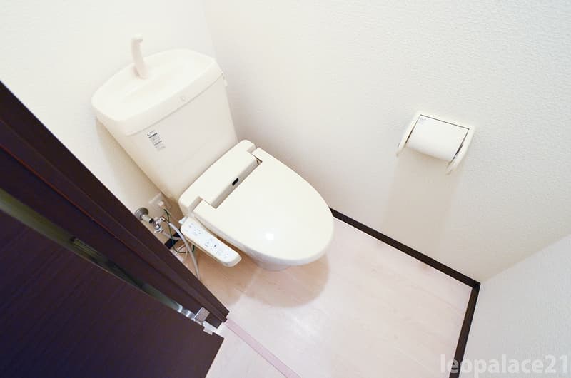 Room image 12