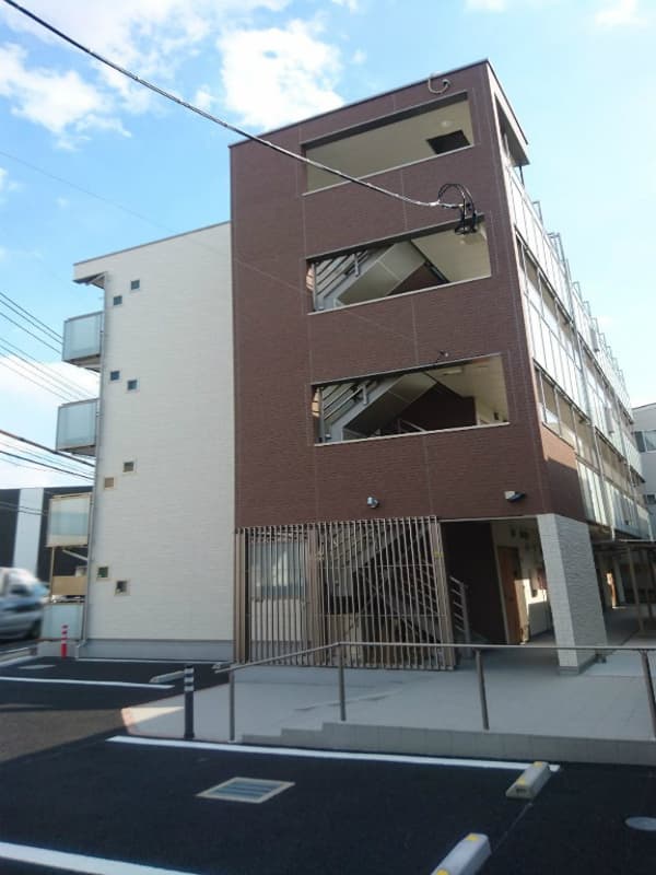 Main exterior of CLEINO Pomodoro