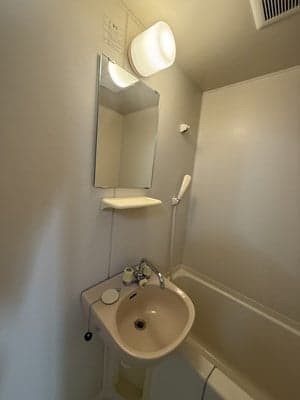 Room image 12