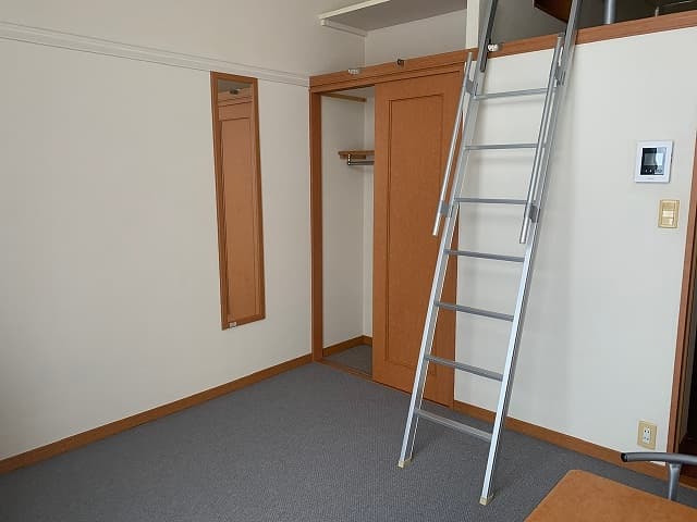 Room image 11