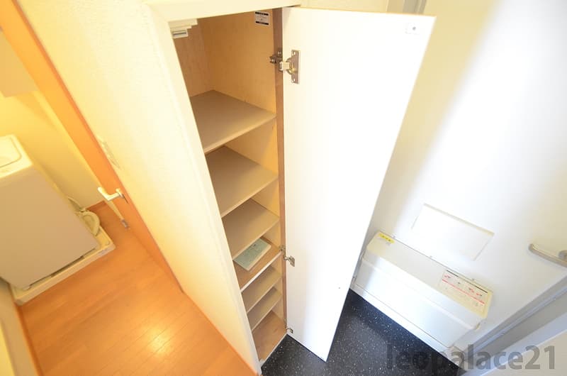 Room image 10