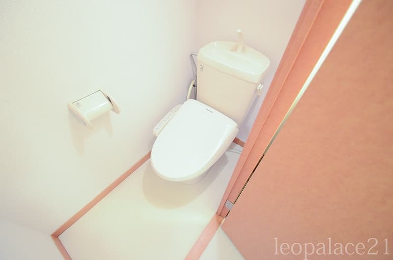 Room image 10