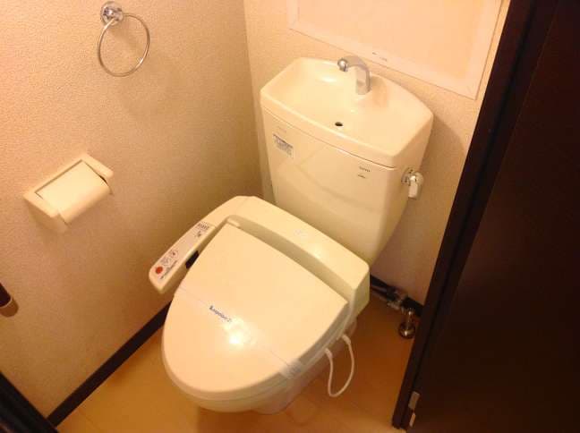 Room image 8