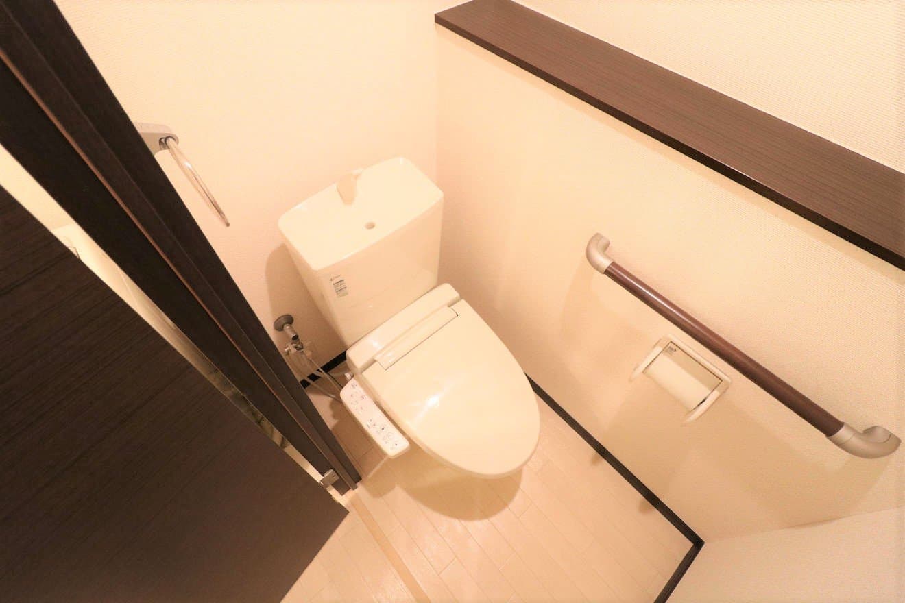 Room image 15