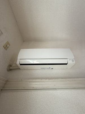 Room image 10