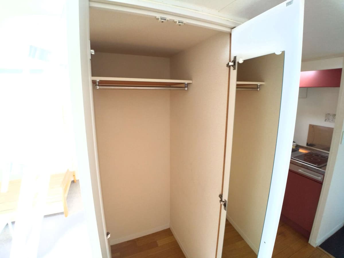 Room image 12