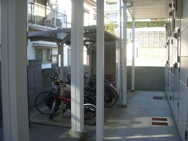 Room image 12