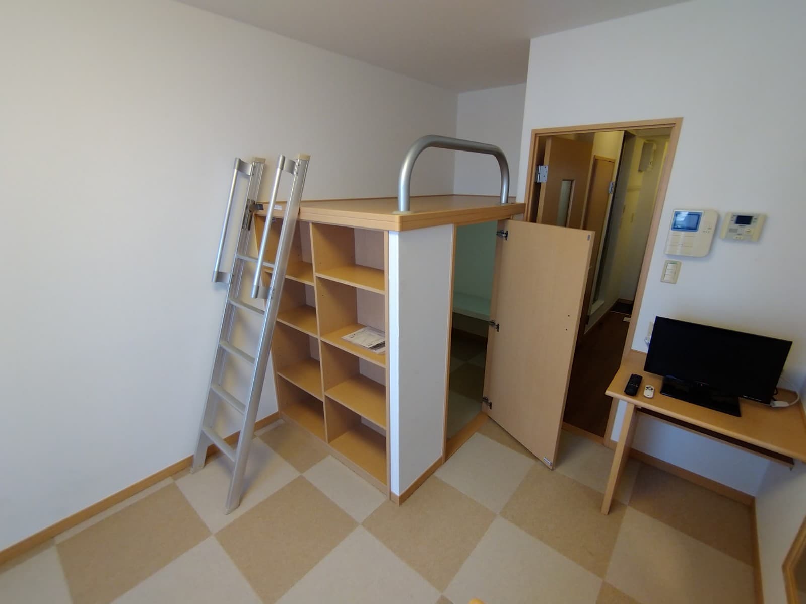 Room image 10