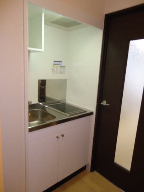 Room image 8