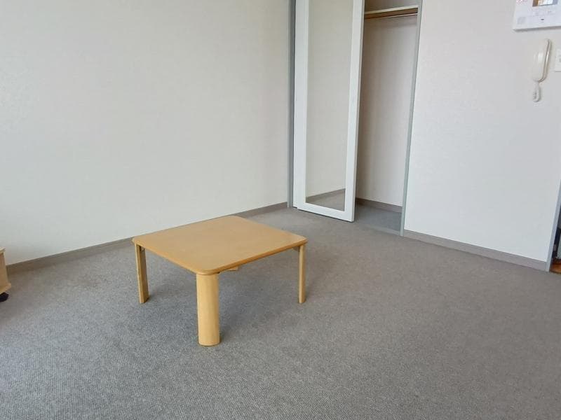 Room image 8